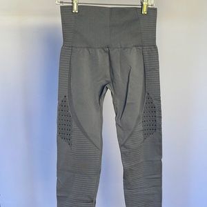 Grey seamless leggings